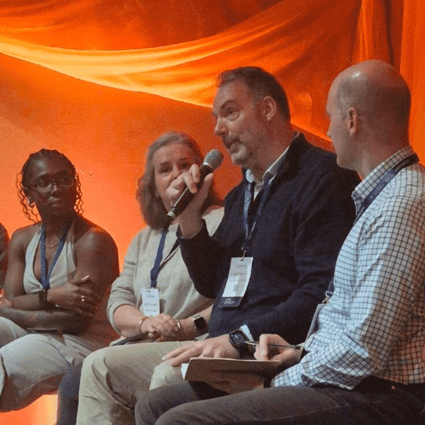 Simon-Mann-presenting-at-Anthropy